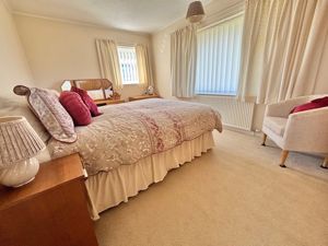 Bedroom- click for photo gallery